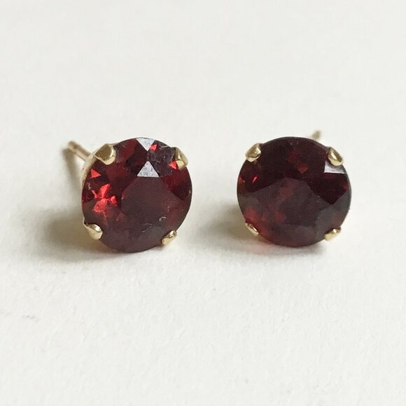 14K Gold Prong Set Red Stone Stud Pierced Earrings